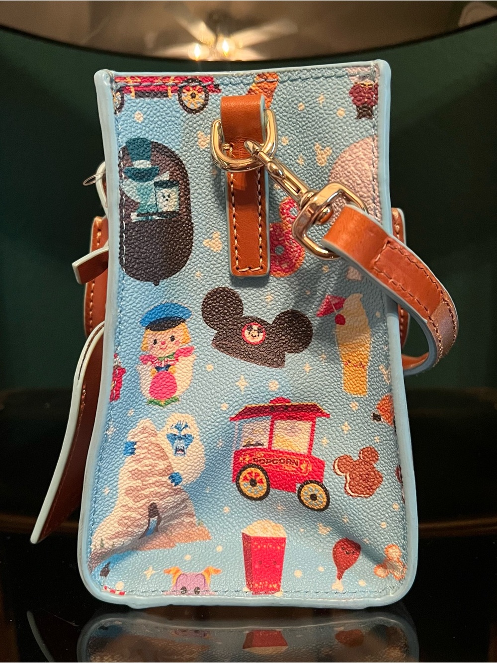 Disney Dooney & Bourke Bag Jerrod Maruyama Theme Park Icons Zip Crossbody Bag - Picture 5 of 14